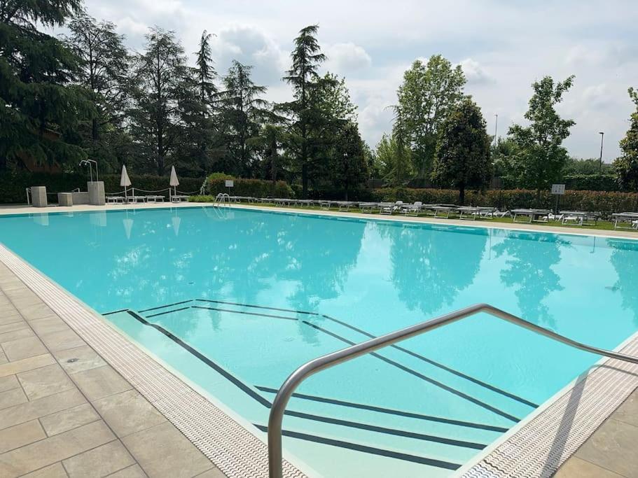 5' From Punta Gro Beach With Free Swimming Pool Сирмионе Экстерьер фото
